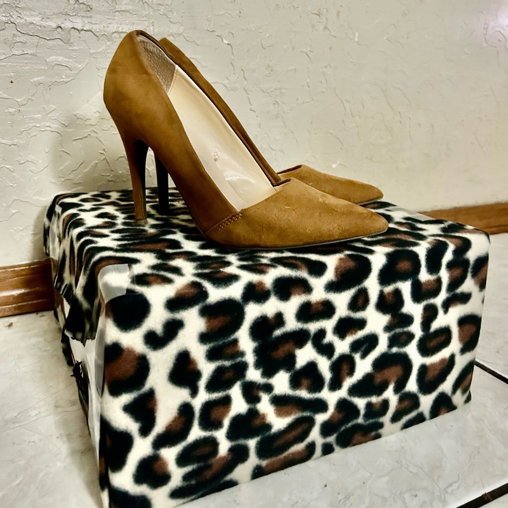 Guess Los Angeles Heels